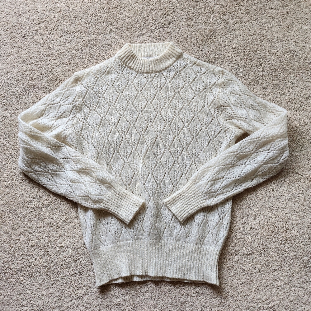 Free💗Ivory 100% wool see through knit sweater size M  Asian fits Smaller